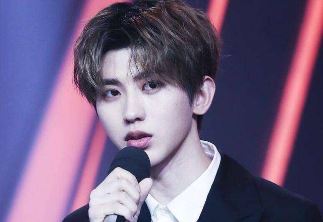 甩了王思聪 跟蔡徐坤恋爱 不分场所撩汉 这个98年小花情商低?【星空官网登录】(图2)
甩了王思聪 跟蔡徐坤恋爱 不分场所撩汉 这个98年小花情商低?【星空官网登录】(图2)