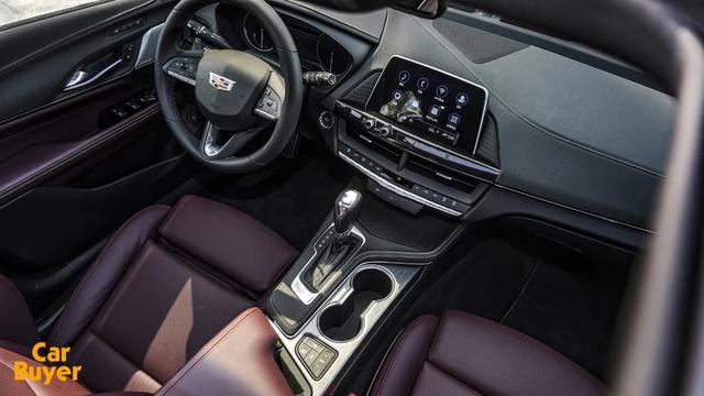 纽约一家枪械店遭劫 劫匪被店主开枪击中后逃跑‘xingkong.com’(图2) 纽约一家枪械店遭劫 劫匪被店主开枪击中后逃跑‘xingkong.com’(图2)